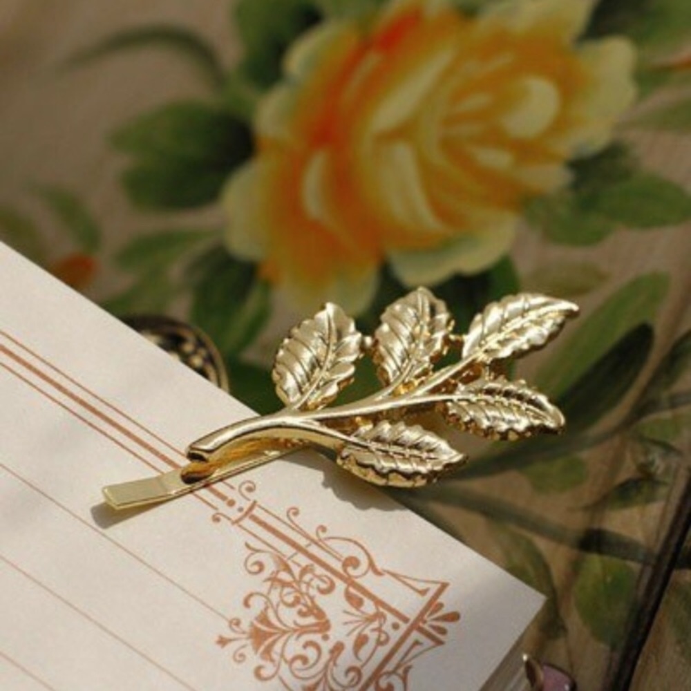🎀4/$20🎀Golden Leaf 🍁 hair pendant